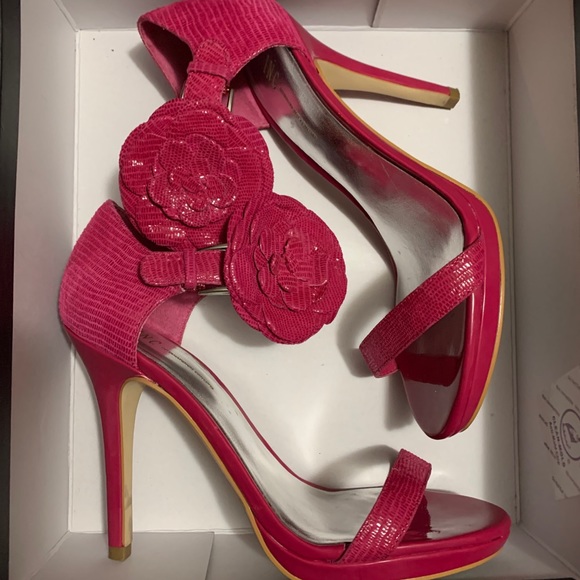 Shoes - Picture 3 of 10